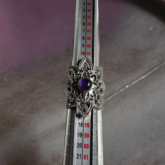Unique Amethyst Sterling Silver Ring - Picture 5 of 10